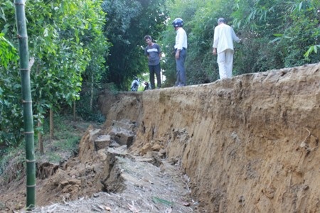 Điểm sạt lở chỉ cách nhà anh Tư khoảng 10m