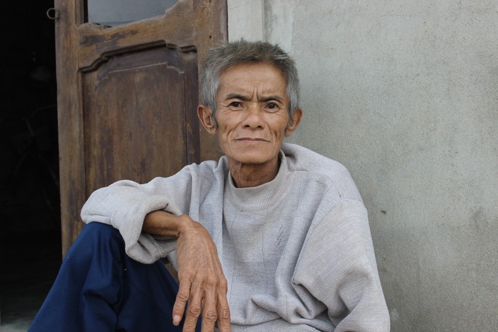 Dù lên bờ sinh sống nhưng ông Sơn vẫn lấy nghề chài lưới làm cứu cánh mưu sinh