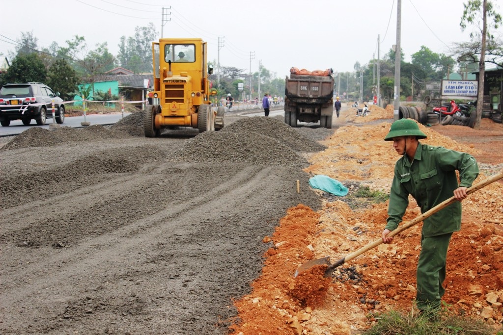 Ngày Tết cận kề, nhiều công nhân vẫn làm việc cật lực