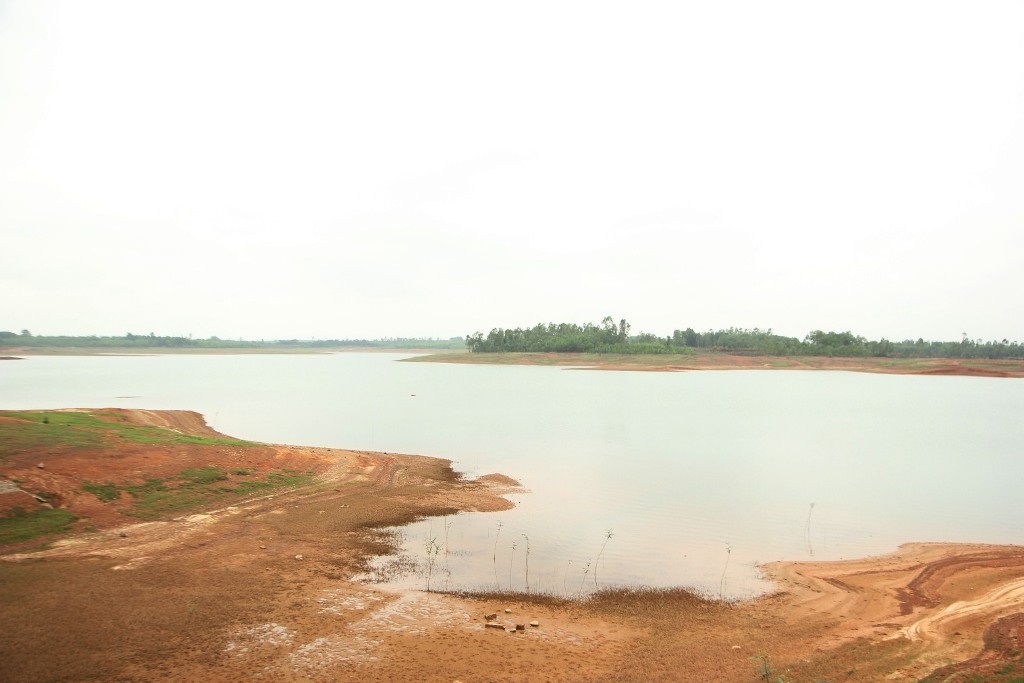 Một số hồ đập trên địa bàn đang trữ nước ở mức thấp