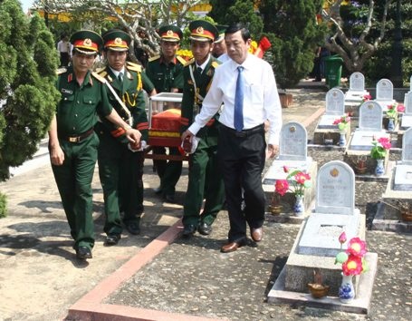 Quảng Trị: Truy điệu, an táng 14 hài cốt liệt sĩ - 2 Chiến tranh đã đi qua, nhưng nhiều liệt sĩ vẫn còn nằm lại các nơi chưa được quy tập