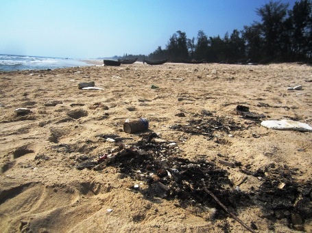 Hơn 7,5 km bờ biển thuộc các huyện Vĩnh Linh, Gio Linh bị ô nhiễm do sự cố tràn dầu