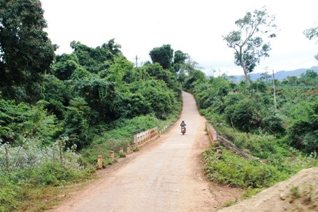 Đoạn đường chạy qua xã Hướng Linh 