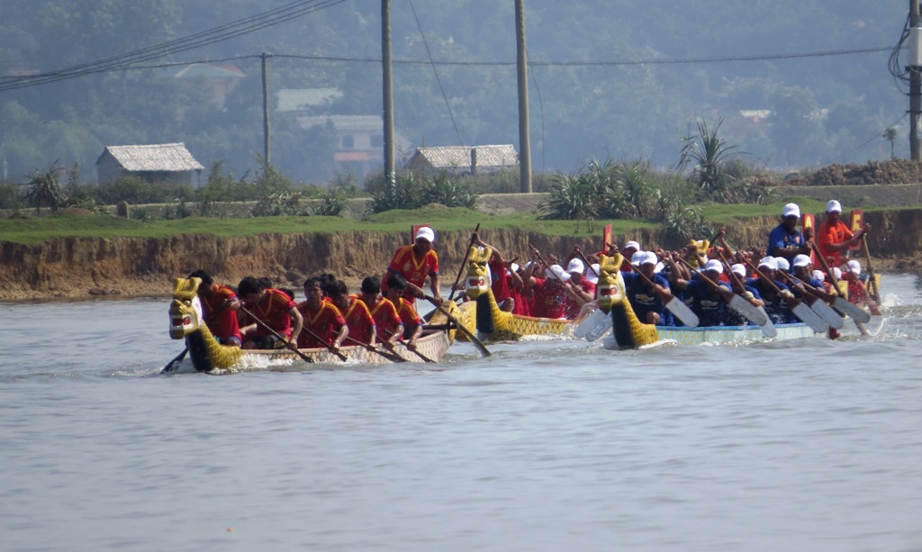 Lễ hội đua thuyền truyền thống trên sông Bến Hải