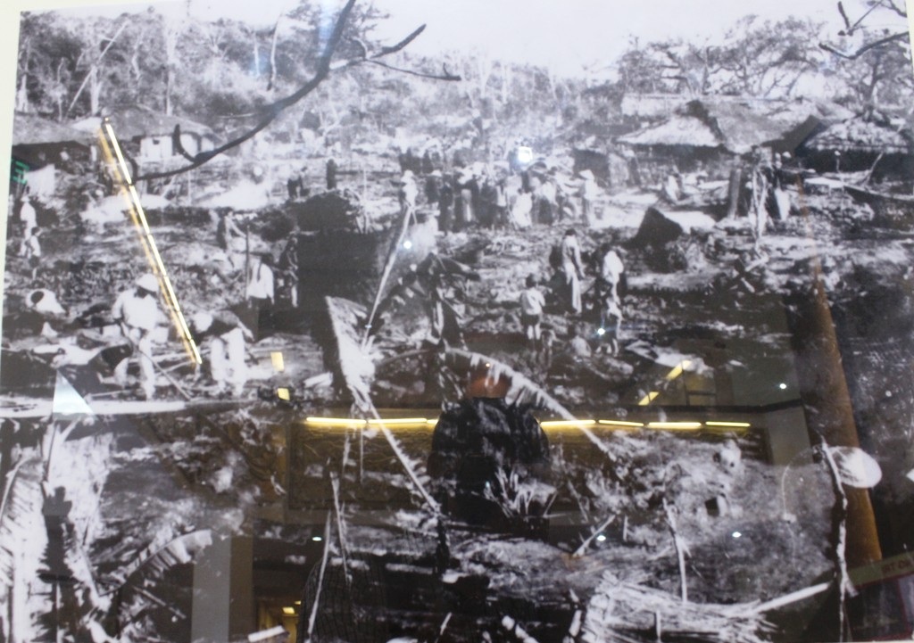 Làng xóm đôi bờ sông Bến Hải bị hủy diệt sau những đợt đánh phá ác liệt của bom đạn Mỹ - Ngụy