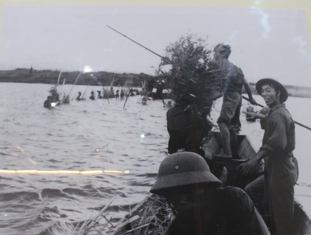 Nữ du kích đưa bộ đội đặc công vượt sông chiến đấu