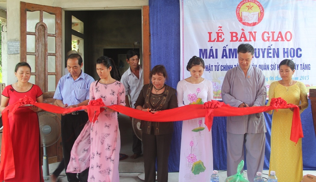 Đại diện Hội Khuyến học và 