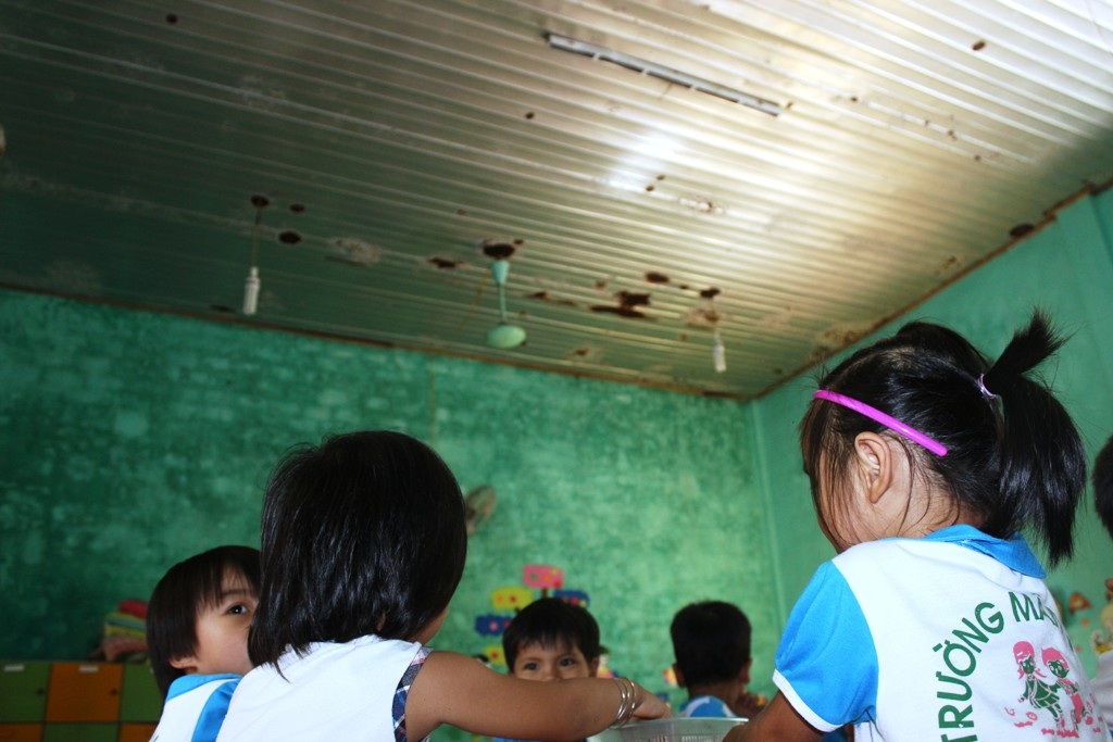 Cô, trò nơm nớp lo sợ khi phải học trong ngôi trường xuống cấp