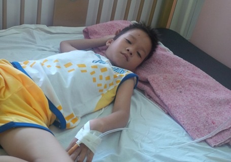 Trẻ 10 tuổi bị tử vong sau khi ăn cua đá - 1 Qua quá trình điều trị, hiện cháu Tài đã qua được cơn nguy kịch