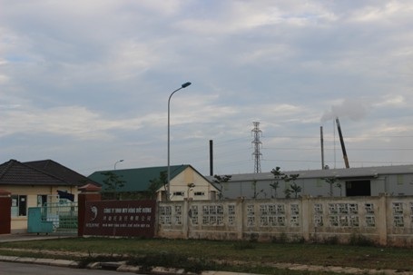 Tỉnh chỉ đạo dừng, nhà máy Hồng Đức Vượng vẫn hoạt động, xả thải ra môi trường