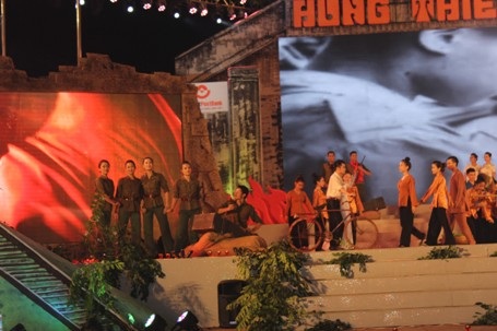 Tái hiện lại một thời lịch sử hào hùng