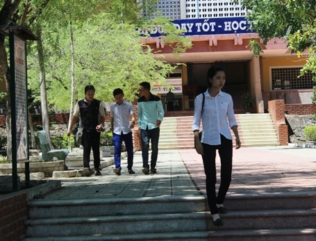 Một số thí sinh rời phòng thi rất sớm.