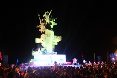 Khánh thành Tượng đài chiến thắng Cửa Việt