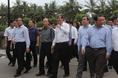 Đoàn công tác thăm một số di tích tại Thành cổ