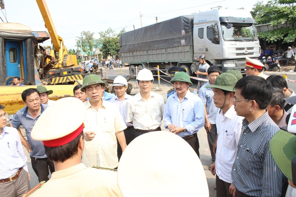 Tai nạn tàu hỏa ở Quảng Trị: Nỗ lực giải cứu các toa tàu lật - 3 Lãnh đạo tỉnh Quảng Trị xuống hiện trường để trực tiếp chỉ đạo cứu hộ