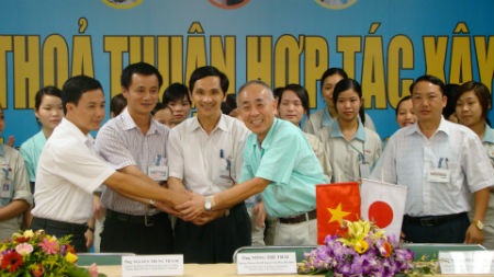 Canon đầu tư 1,8 tỷ đồng cho giáo dục 5 huyện miền núi - 1 Canon đầu tư 1,8 tỷ đồng cho giáo dục 5 huyện miền núi - 1