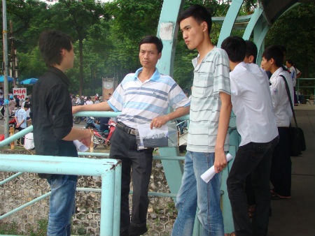 Đề Vật lý cũng khó ngang đề Toán - 7 Đề Vật lý cũng khó ngang đề Toán - 7