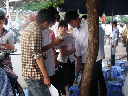 Đề Vật lý cũng khó ngang đề Toán - 6 Đề Vật lý cũng khó ngang đề Toán - 6