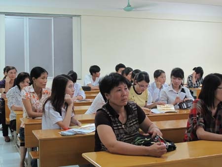 Phụ huynh đọc nội quy để căn dặn con thi tốt  - 11