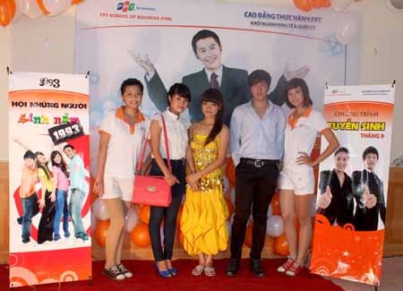 Sôi nổi lễ hội Mỳ Ý dành cho sĩ tử sinh năm 1993 - 3 Sôi nổi lễ hội Mỳ Ý dành cho sĩ tử sinh năm 1993 - 3