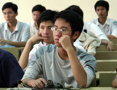 SV “choáng” khi trường áp dụng học theo hệ thống tín chỉ mới - 1 SV “choáng” khi trường áp dụng học theo hệ thống tín chỉ mới - 1