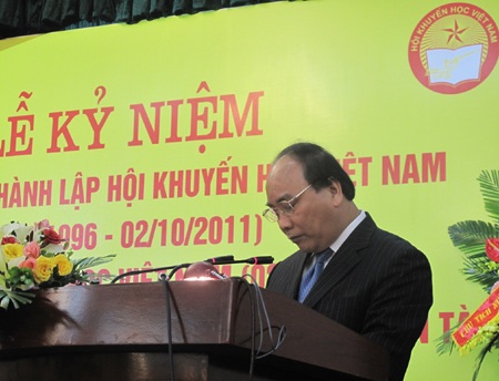 Đảng, Nhà nước luôn quan tâm đến công tác khuyến học, khuyến tài - 1 Đảng, Nhà nước luôn quan tâm đến công tác khuyến học, khuyến tài - 1