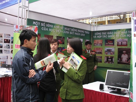 Chỉ tiêu tuyển sinh khối trường Công an nhân dân năm 2012 - 1 Chỉ tiêu tuyển sinh khối trường Công an nhân dân năm 2012 - 1