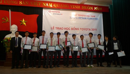 146 sinh viên xuất sắc nhận học bổng Toyota 2011 - 1 146 sinh viên xuất sắc nhận học bổng Toyota 2011 - 1