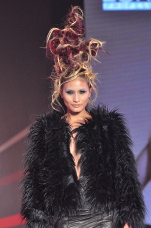 Siêu mẫu với “Vẻ đẹp nguyên thủy” thời trang tóc 2011- 2012 - 9