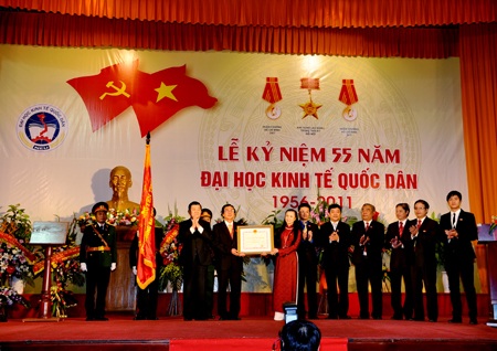Hơn 1 triệu thầy cô hân hoan đón Ngày Nhà giáo - 1 Hơn 1 triệu thầy cô hân hoan đón Ngày Nhà giáo