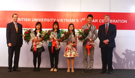 Khởi động chương trình học bổng Hoàng tử Andrew 2012 - 1