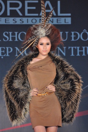 Siêu mẫu với “Vẻ đẹp nguyên thủy” thời trang tóc 2011- 2012 - 6