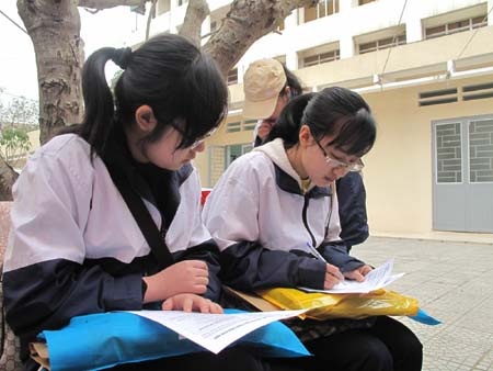 Ngày đầu nộp hồ sơ, thí sinh còn cân nhắc - 1 Ngày đầu nộp hồ sơ, thí sinh còn cân nhắc