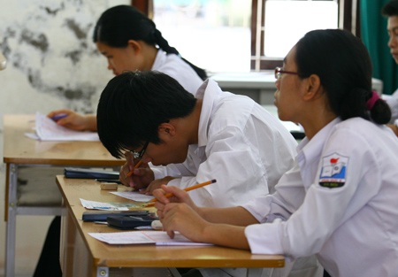 Có phải nộp hồ sơ vào trường không tổ chức thi?