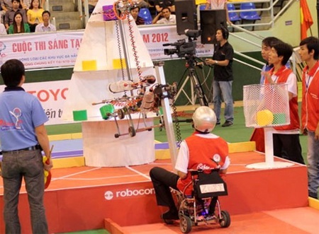 32 đội xuất sắc lọt vào Chung kết cuộc thi sáng tạo Robot 2012 - 1 32 đội xuất sắc lọt vào Chung kết cuộc thi sáng tạo Robot 2012