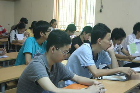 Đại học ngoài công lập lo không có thí sinh vào học - 1 Nhiều trường ĐH Dân lập lo lắng sẽ không tuyển đủ chỉ tiêu!