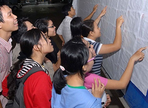 Nhiều phụ huynh, thí sinh bức xúc vì chỉ tiêu của ĐH Xã hội và Nhân văn - ĐH QGHN bị giảm đột ngột