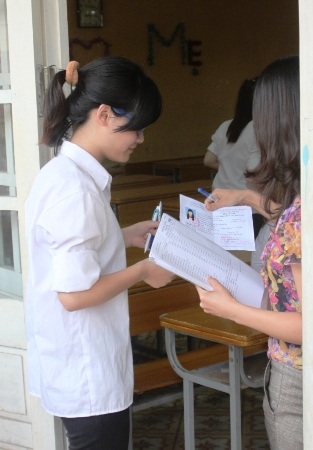 Nhiều trường đại học đã chấp nhận lỗ để hút thí sinh vào học