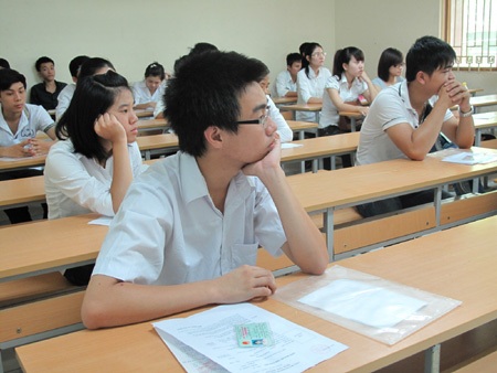 Kiến nghị khẩn cấp nguy cơ tan rã nhiều trường ĐH, CĐ ngoài công lập - 1 Nhiều trường ĐH, CĐ ngoài công lập lo lắng năm nay không tuyển đủ chỉ tiêu.