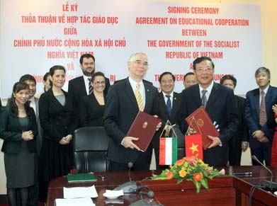 Thỏa thuận hợp tác giáo dục với Hungary - 1 Thỏa thuận hợp tác giáo dục với Hungary