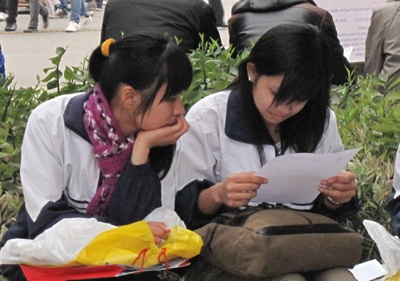 Hôm nay, phát hành hồ sơ đăng ký dự thi ĐH,CĐ 2013 - 1 Thí sinh cần nghiên cứu kỹ về trường dự thi trước khi đăng ký