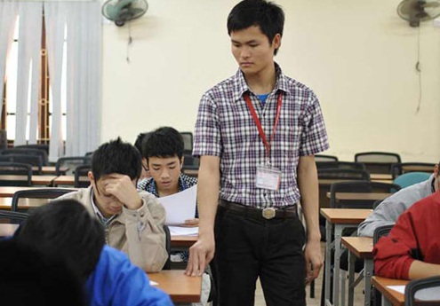 Cuộc thi “Tìm kiếm gương mặt gia sư thủ khoa 2013” - 1 Các thí sinh muốn vào ôn tập tại CLB Gia sư Thủ khoa phải trải qua một kỳ sát hạch nghiêm ngặt