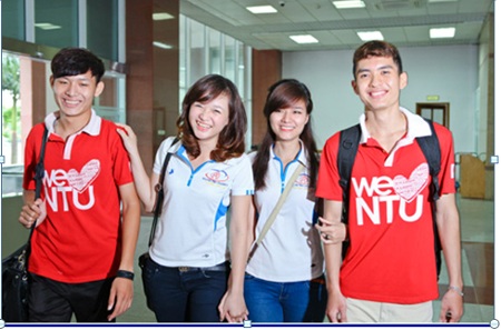 ĐH Nguyễn Trãi xét tuyển 1.200 chỉ tiêu nguyện vọng 2 - 1 Sinh viên Trường ĐH Nguyễn Trãi. (Nguồn: Facebook/dhnguyentrai)