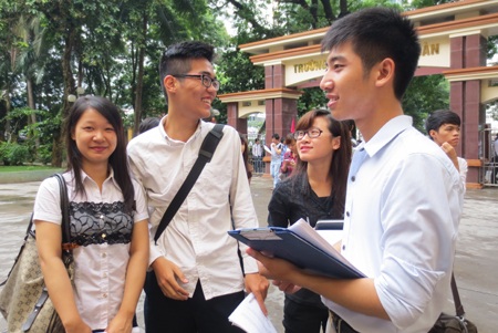 Đường dây nóng của Bộ GD-ĐT... khá nóng! - 1 Thí sinh dự thi vào ĐH Công Đoàn