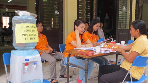 Trường ĐH Hà Nội mở phim cho phụ huynh xem - 5 hoặc ra bàn xem giới thiệu về các chương trình đào tạo của trường