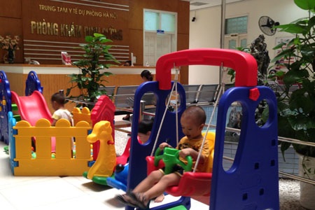 Đảm bảo dinh dưỡng, an toàn thực phẩm cho trẻ dịp Trung thu - 1 Khu vực vui chơi của bé tại phòng khám