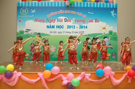 Điều đặc biệt ở Trường mầm non song ngữ Hoa Trà My - 1 Khai giảng Trường mầm non song ngữ Hoa Trà My.
