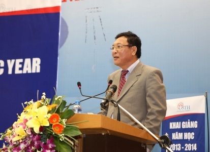 Bộ trưởng Bộ GD-ĐT: ĐH Việt Pháp xứng đáng đi đầu trong đổi mới giáo dục - 2 Bộ trưởng Bộ GD-ĐT Phạm Vũ Luận.