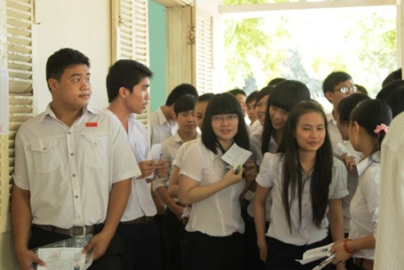 Thi tốt nghiệp THPT: Chỉ nên gói gọn trong 1 ngày - 2 Bộ GD-ĐT đang lấy ý kiến góp ý đổi mới kỳ thi tốt nghiệp THPT 2014.