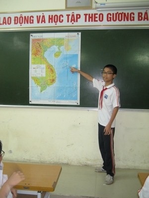 “Cháy” giáo án bởi tinh thần hướng về biển Đông - 2 Em Nguyễn Tiến Đạt phát biểu trong buổi học
